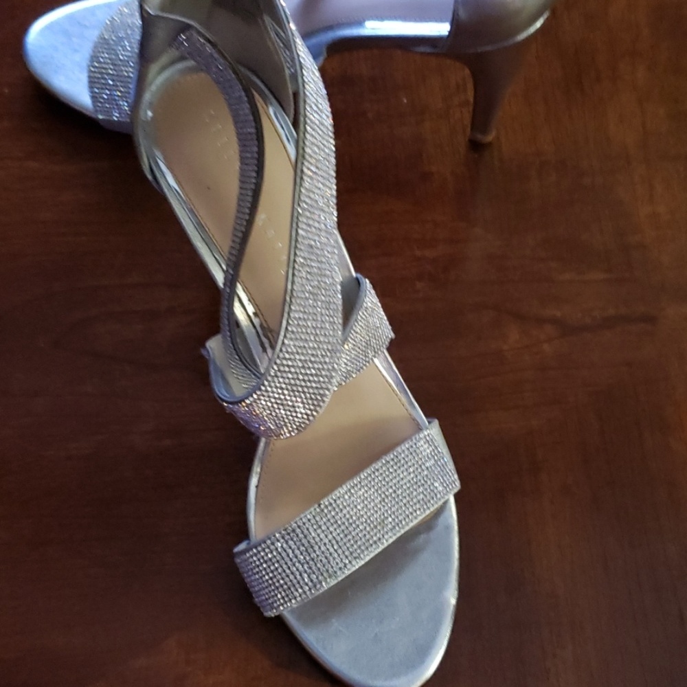 Shoes - Picture 4 of 4